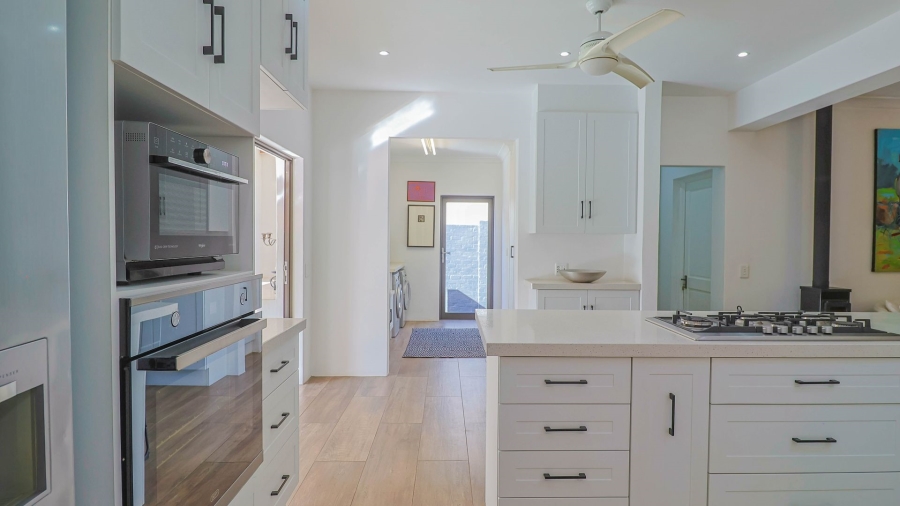 3 Bedroom Property for Sale in The Coves North West